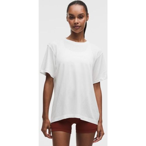 Lululemon – Women's Swiftly Relaxed Short-Sleeve Shirt Hip Length Logo – Color White