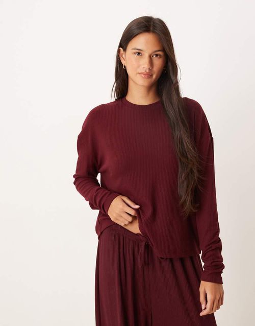 Mix & match ribbed and velvet trim long sleeve top in burgundy-Red