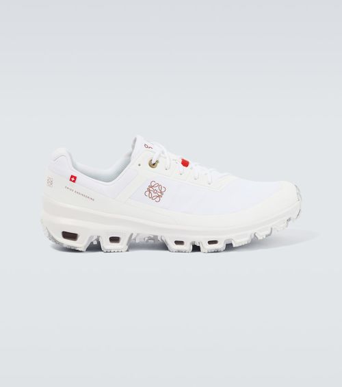 X On Cloudventure running shoes