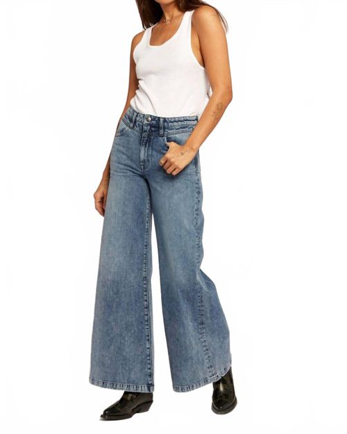 Timeless Flare Jeans In Blue