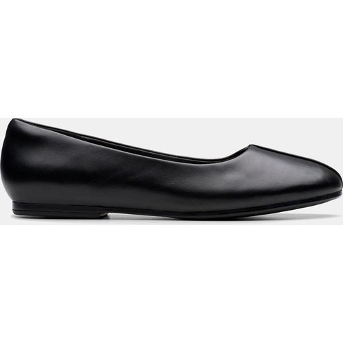 Clarks Livia Leather Ballerina D Fit