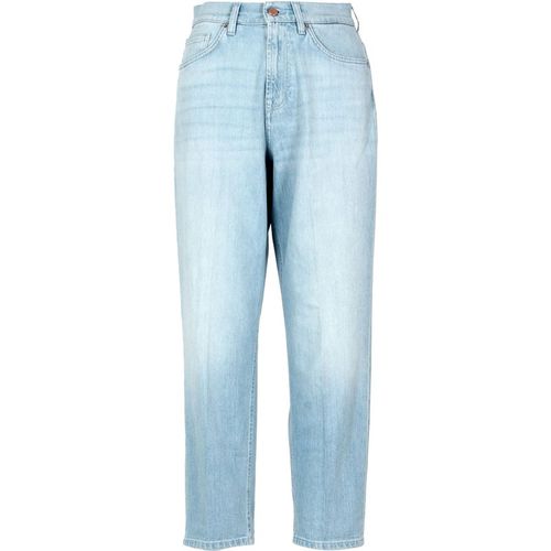 Indossa i jeans Fuller in deni
