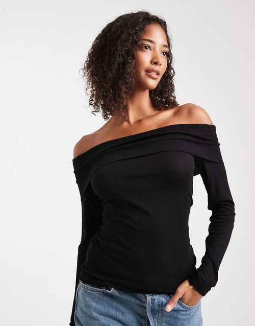 Fine knit bardot top in black