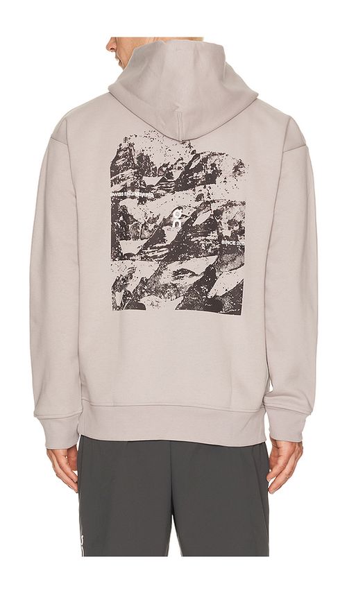 On Club Collect Hoodie Geo in Grey. L. Also in