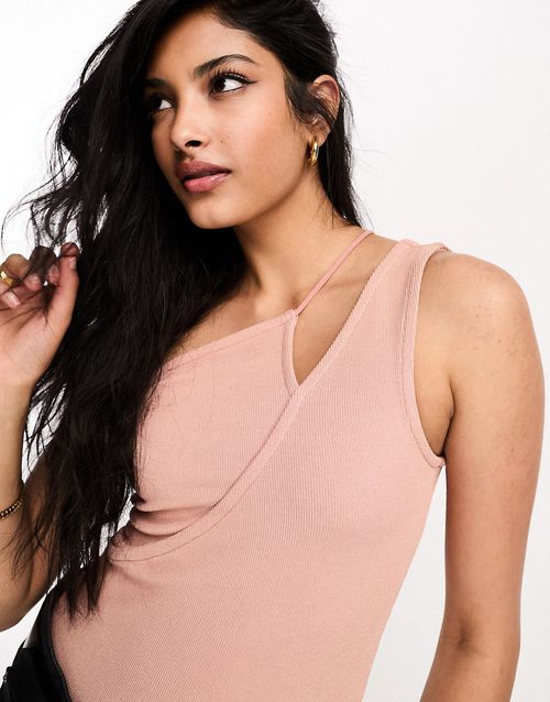 Asymmetric bodysuit in light pink