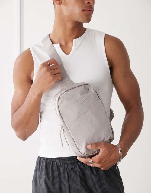 Aura crossbody bag in light gray