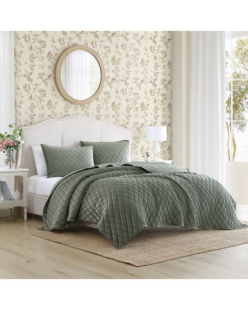 Solid Diamond Stitch Velvet Reversible Quilt Set