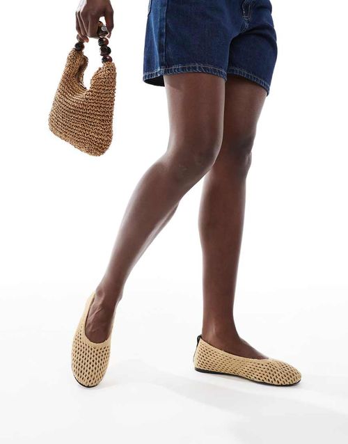 Bershka raffia ballet pumps in natural-Neutral