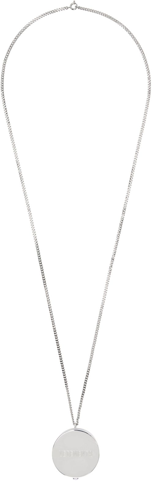 Silver pendant necklace