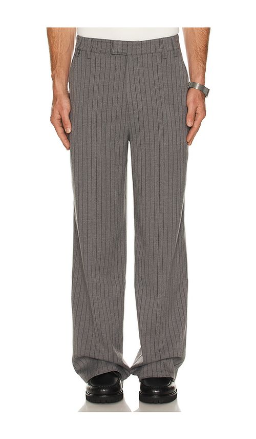 KROST Herringbone Pleated Trousers in Grey. - M also in
