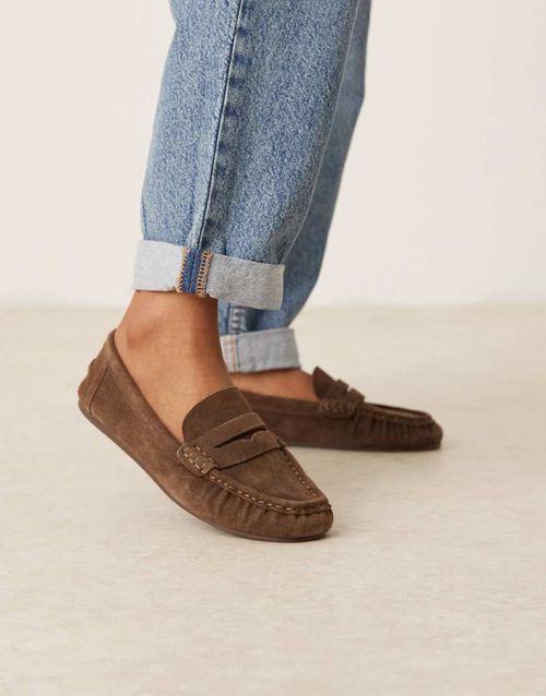 Suede soft loafer in chestnut-Brown
