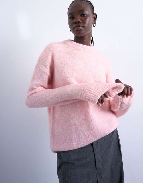 Fluffy knit boxy crew neck sweater in pink