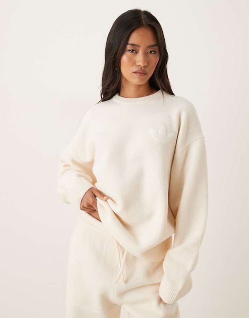 Knitted jumper in cream-White