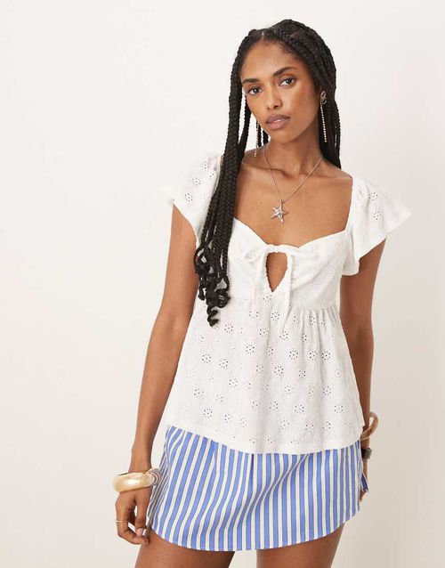 Front tie frill top in white