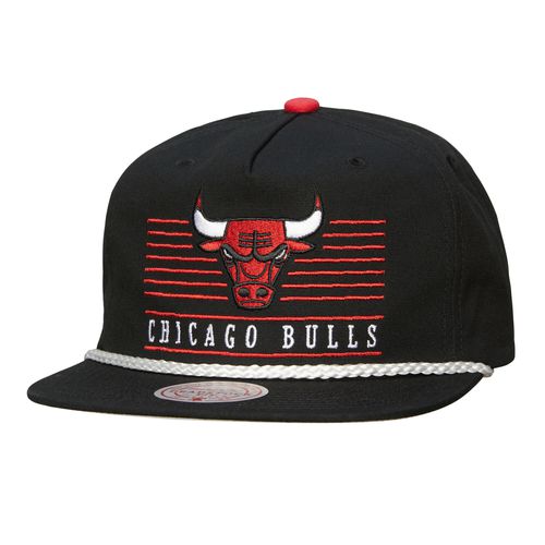 Men's Black Chicago Bulls Ascend Deadstock Snapback Hat