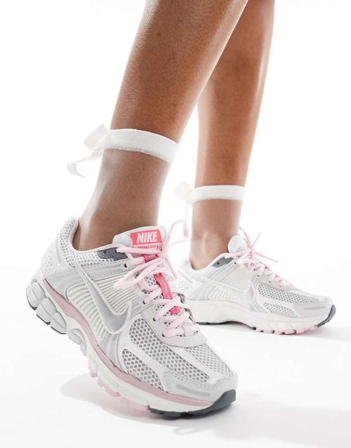 Nike Zoom Vomero 5 sneakers in light gray and pink