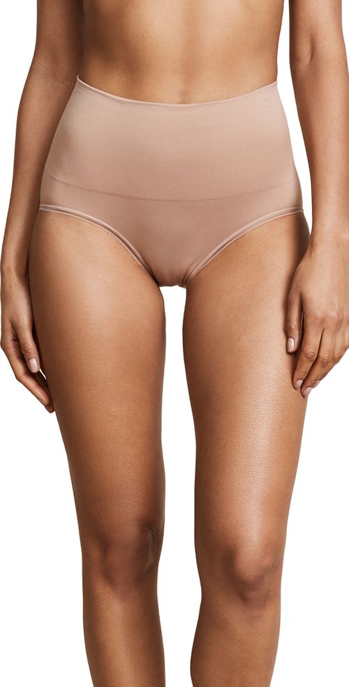 Seamlessly Shaped Ultralight Briefs Almond