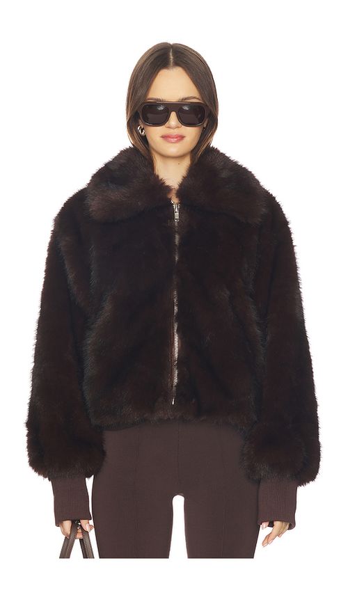 BY.DYLN JACKE REESE FAUX FUR BOMBER in Chocolate. Größe L. Also in M, S