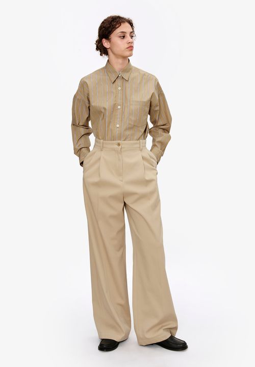 A. P.C. Women's Tara Shirt Size: 34 in Beige
