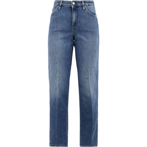 Indossa i jeans più pieni