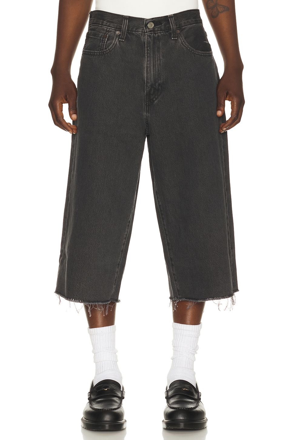 LEVI'S 478 Baggy Capri Shorts in Just Business - Black. 36 also