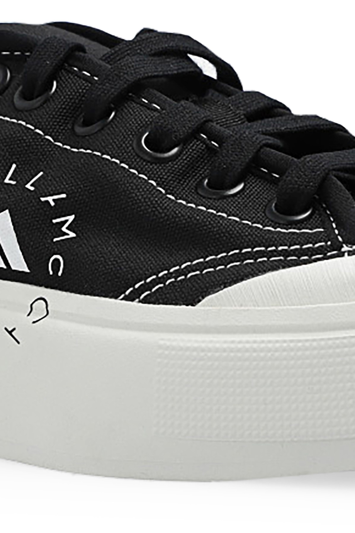 ‘Court' sneakers