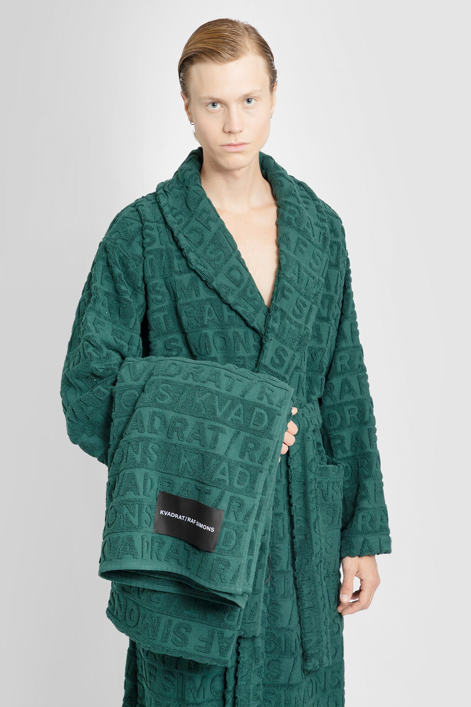 UNISEX GREEN OBJECTS