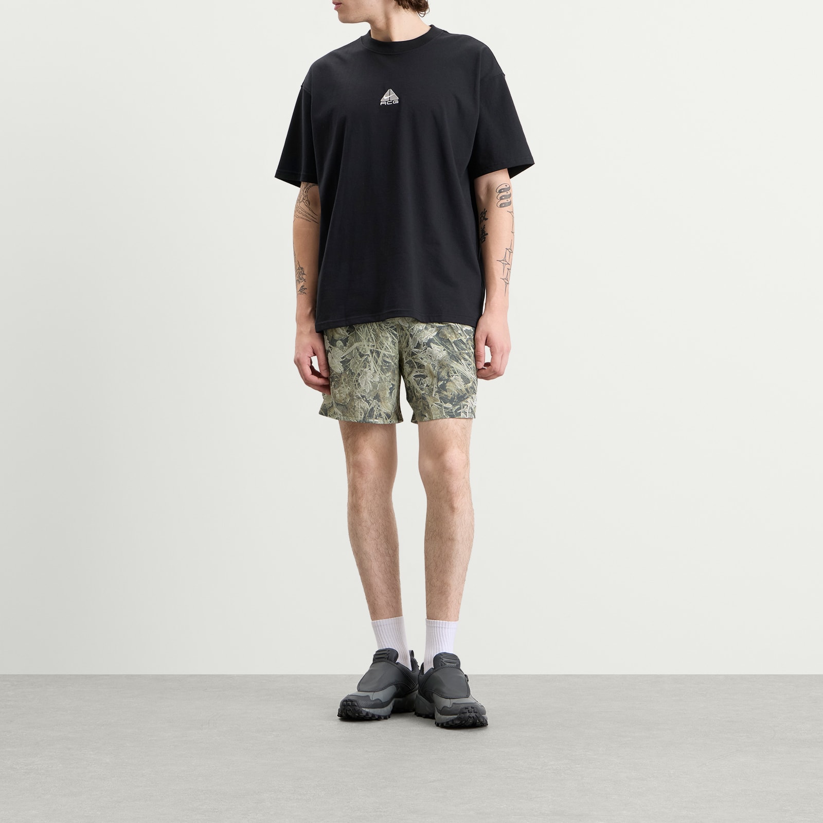 Men's ACG Essential 6" Camo Short Sequoia. Light Army/Summit White