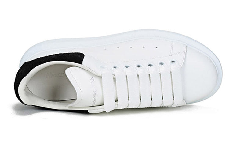 (WMNS) Oversized Sneaker 'White Black Suede'