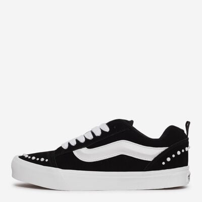 Knu Skool Pearls in Black