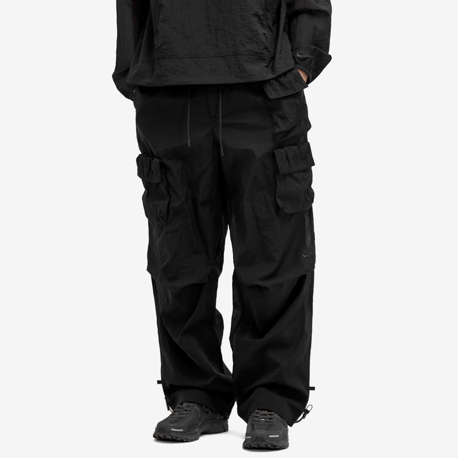 Men's Tech Pack Woven Mesh Pants in Black