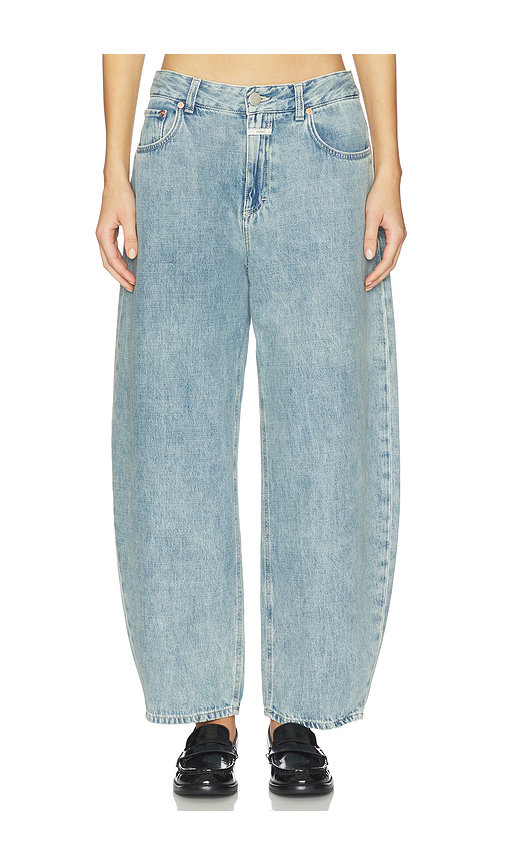 CLOSED Jazzie Barrel Jeans in Light Blue. 24 also