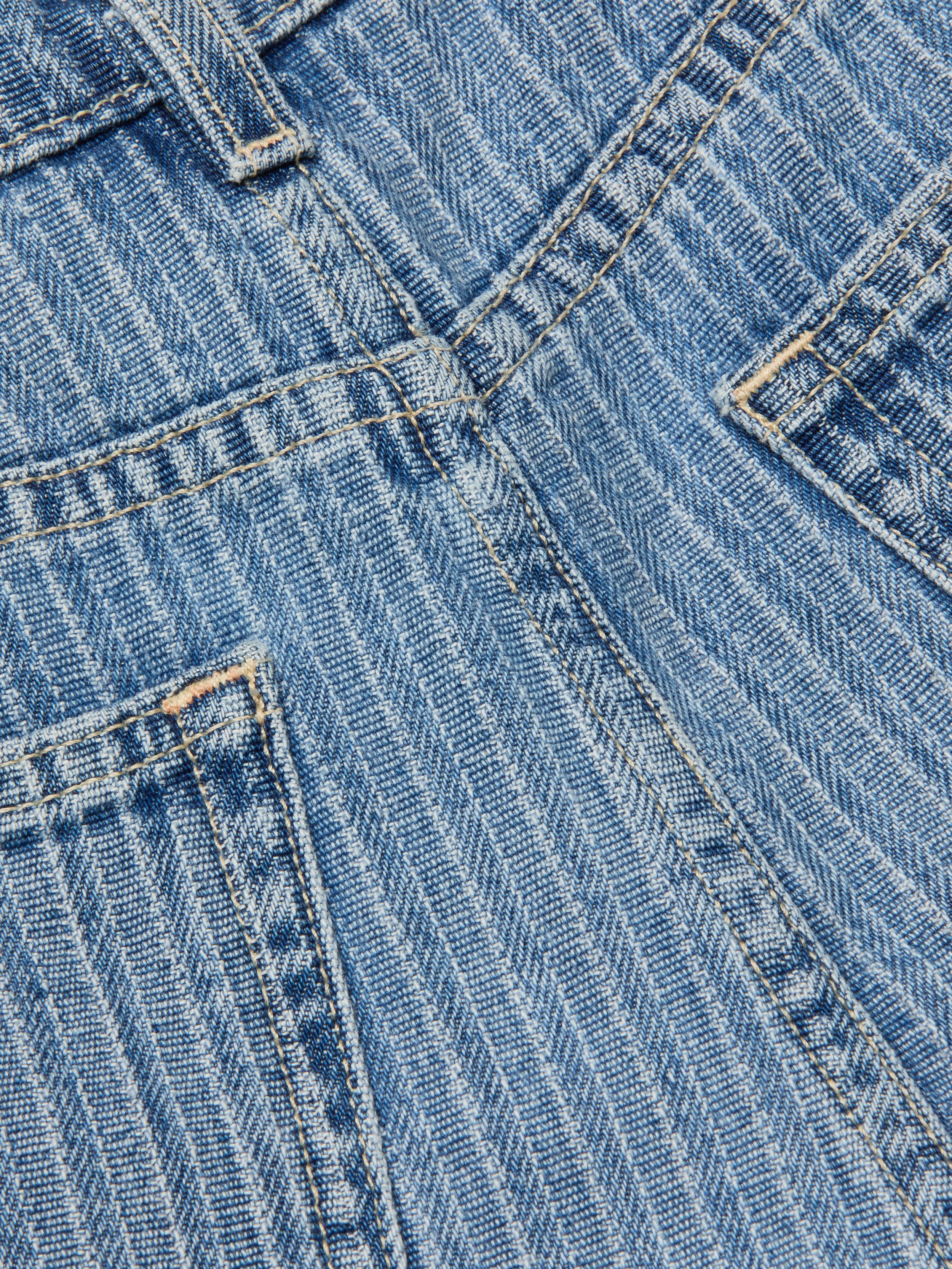 Clark Distressed Jean Short In Carmel Destruct