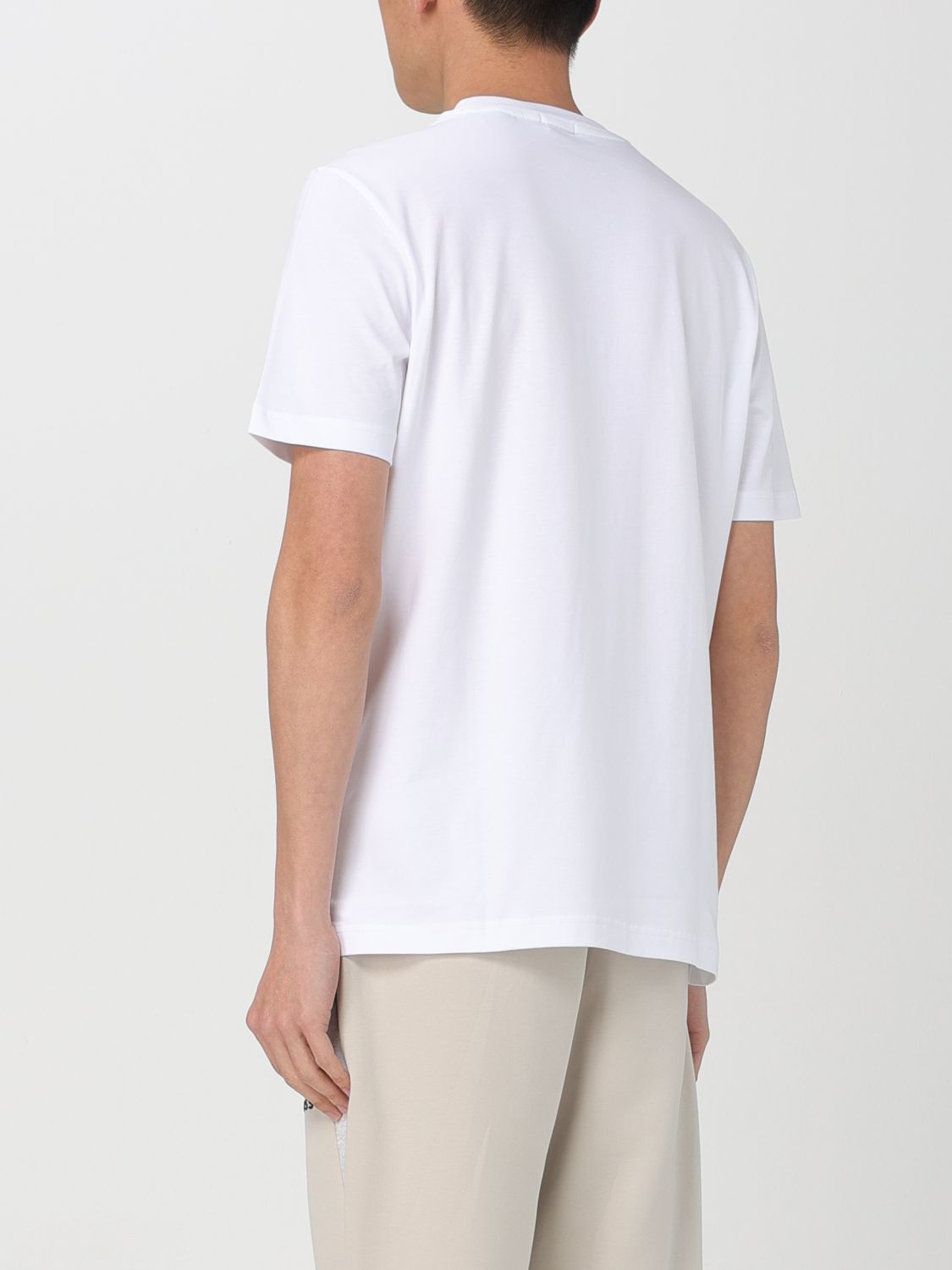 T-Shirt Men color White