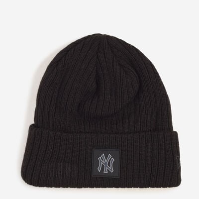 New York Yankees Rubberized Knit Beanie Hat in Black | 60833855