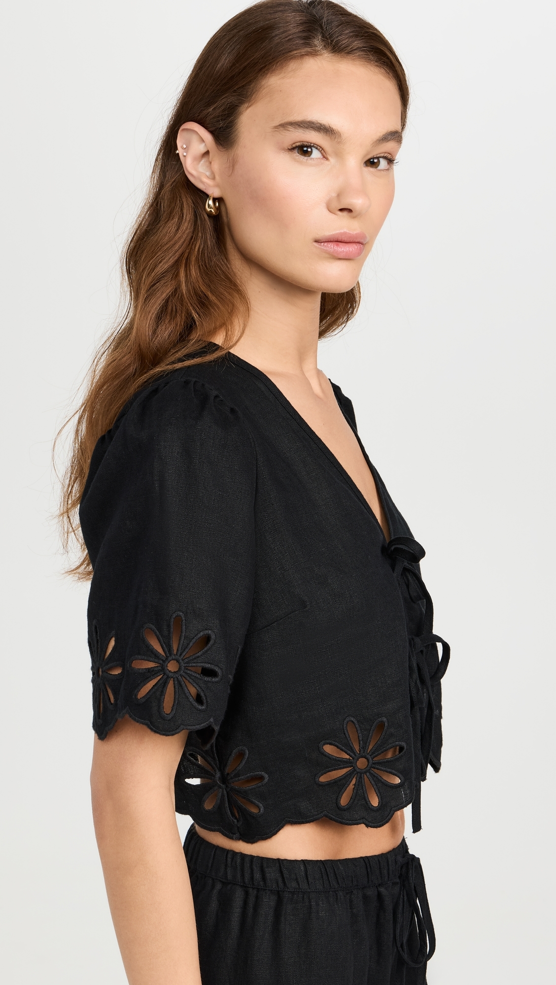 Pari Top Black Eyelet