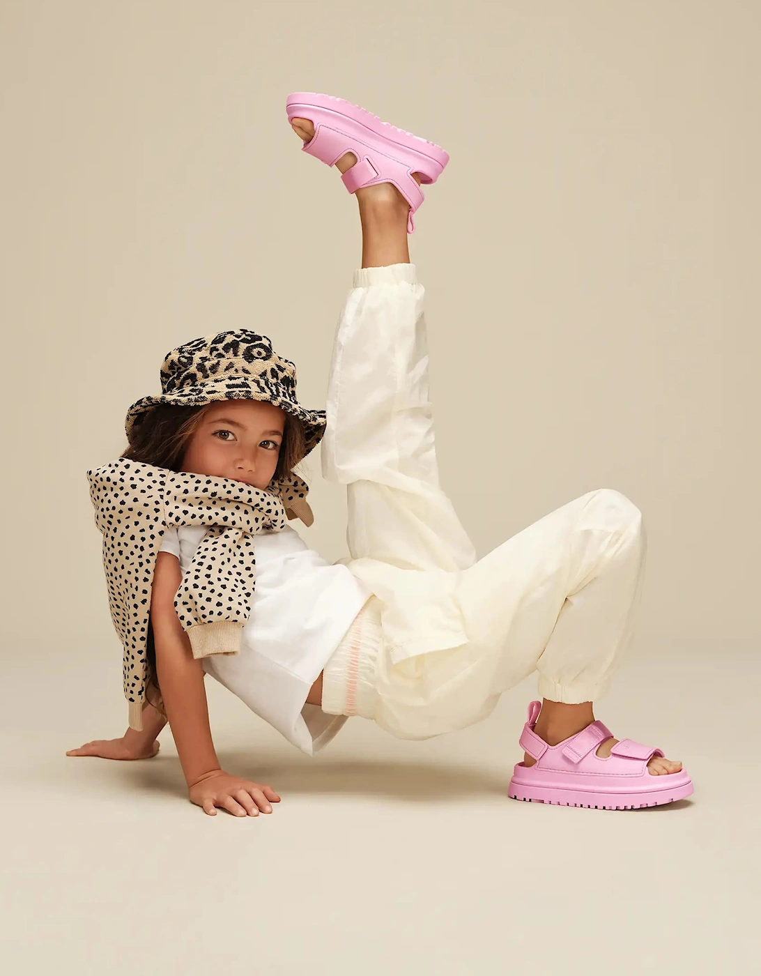 Girl's UGG Girls GoldenGlow Sandals in Pink