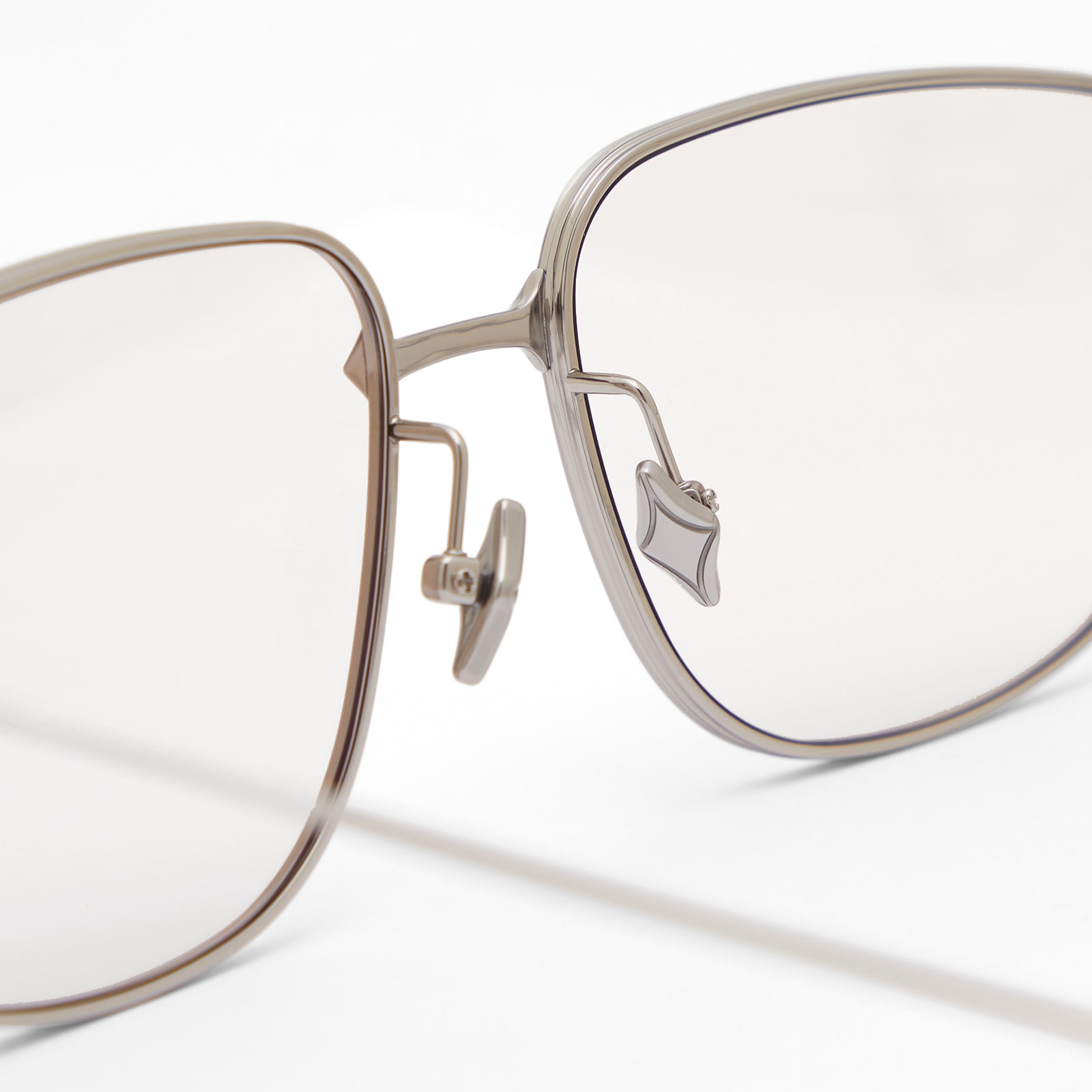 Academya Sunglasses in Silver/Brown 