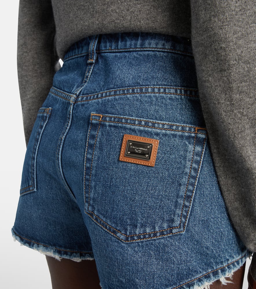 Frayed denim shorts