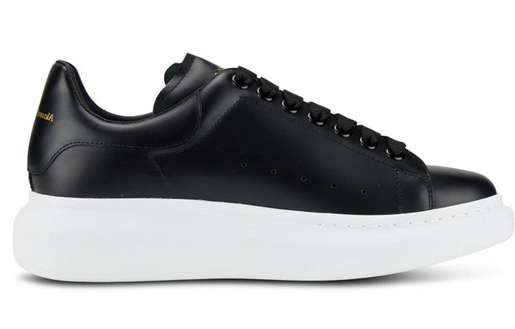 Oversized Sneaker 'Black White Sole'