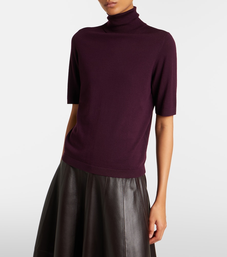 Turtleneck virgin wool sweater