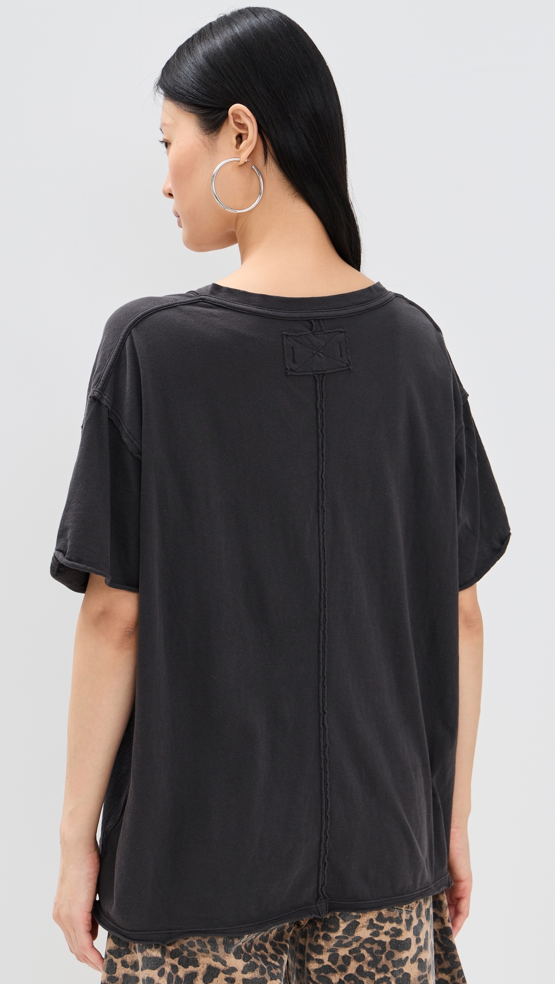 Nina V Tee Black