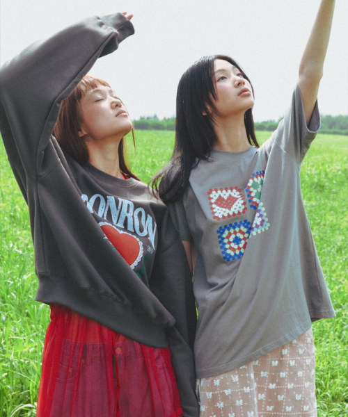 CROCHET SQUARE OVER FIT T SHIRT GREY