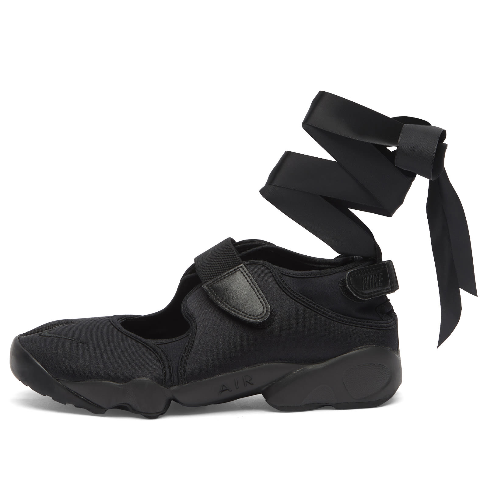 Women's Air Rift TRK3 Sneaker in Black