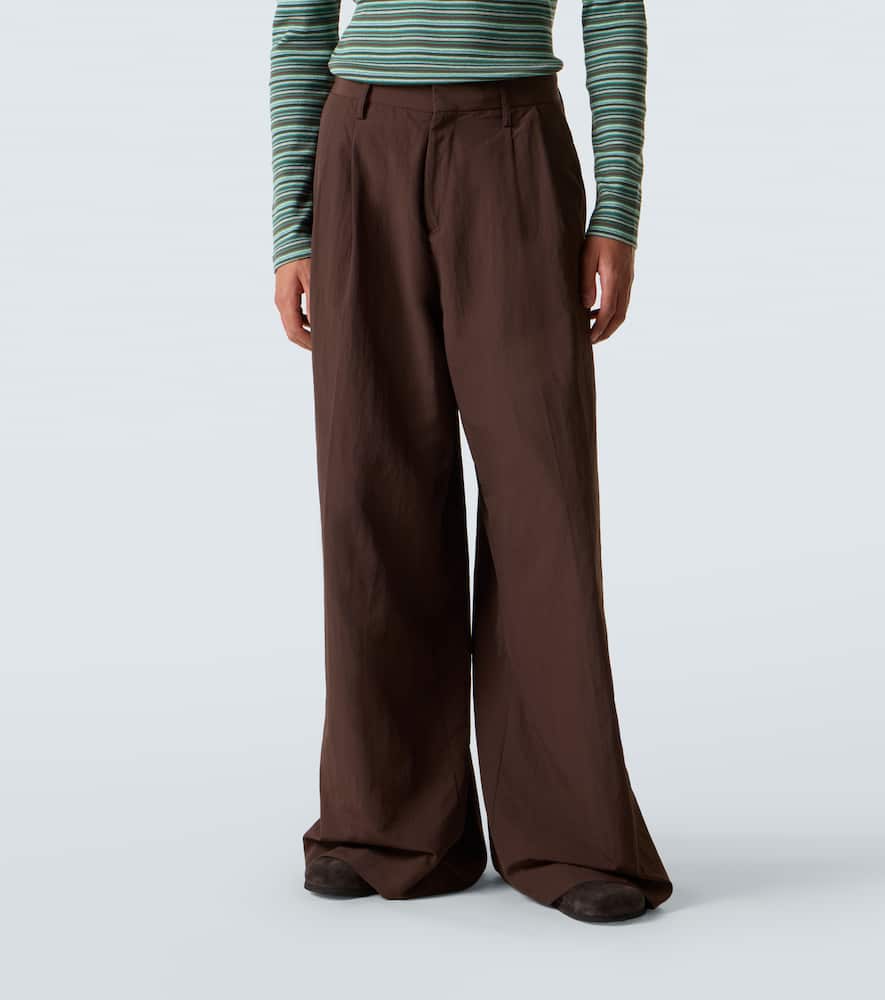 Pleated wide-leg pants