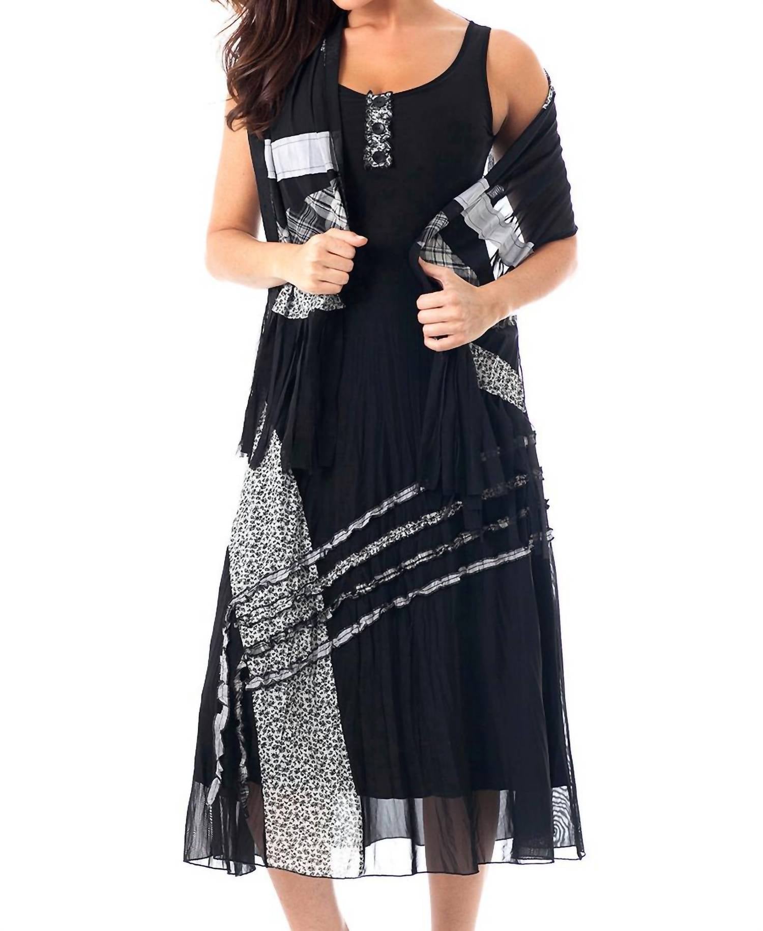 Button Pattern Maxi Dress In Black Multi