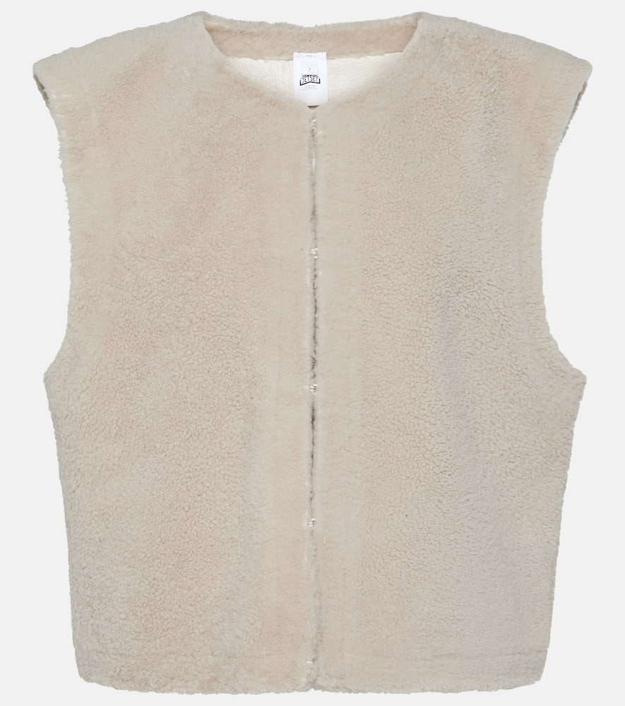 Sleeveless shearling vest
