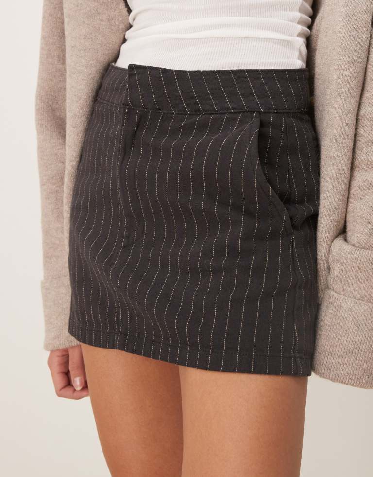 Dickies Womens service mini work skirt with stripes in black - 26 Waist
