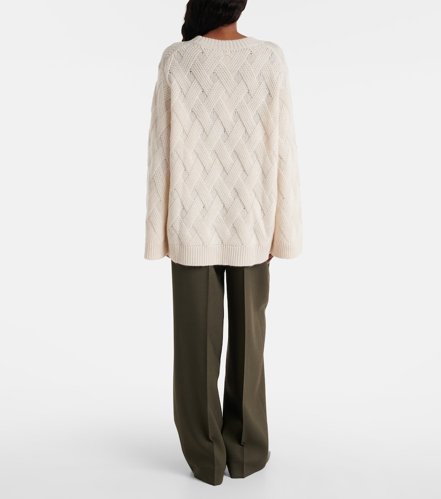 Oversized wool and cashmere sweater