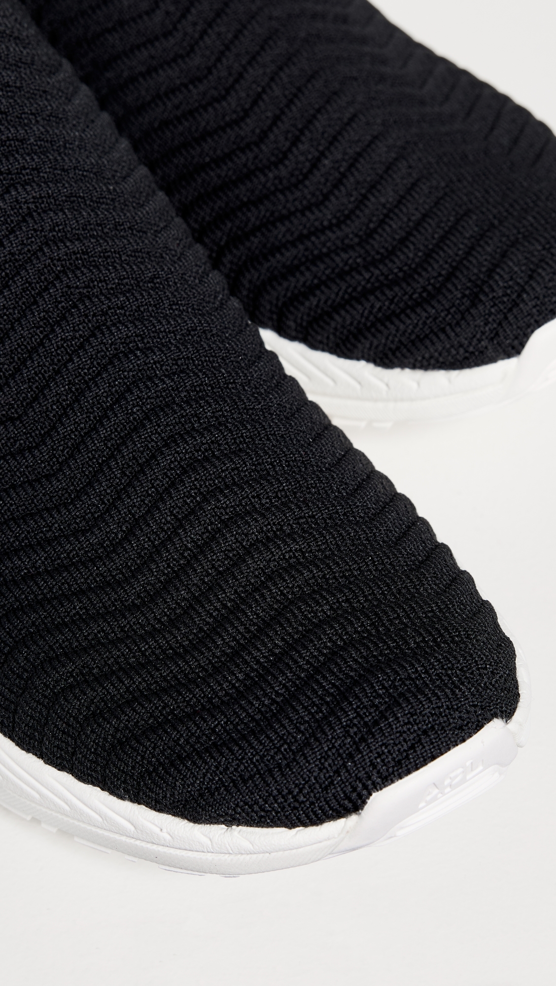 Techloom Traveler Sneakers Black/Ivory